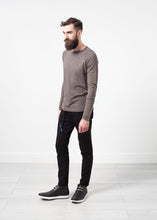 Load image into Gallery viewer, Daris Tee in Olive
